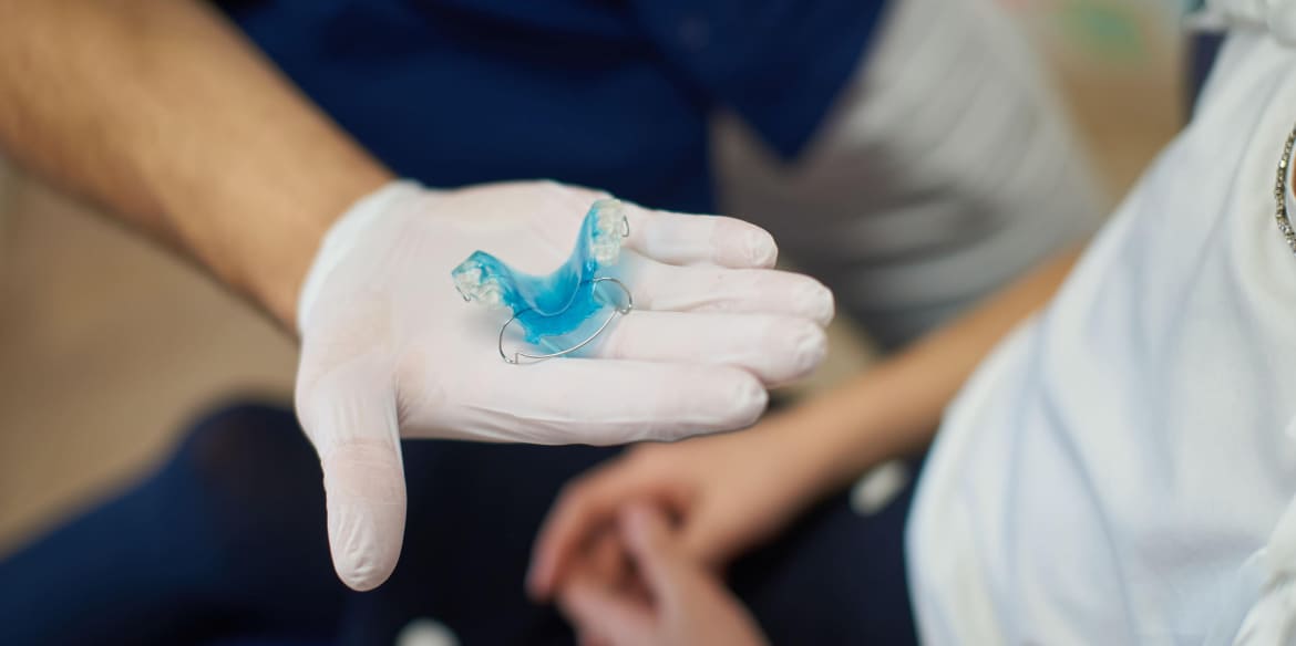 Кламмер Адамса: надежная фиксация съемных аппаратов